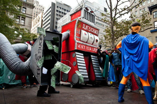 Unemployed Man contro Slot Bot